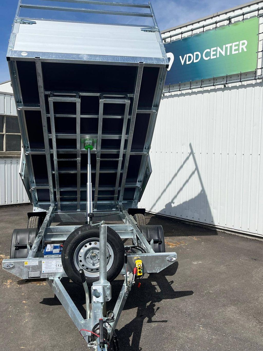 Kipper BW Elektrisch 2700kg 3.00x1.80x0.75m