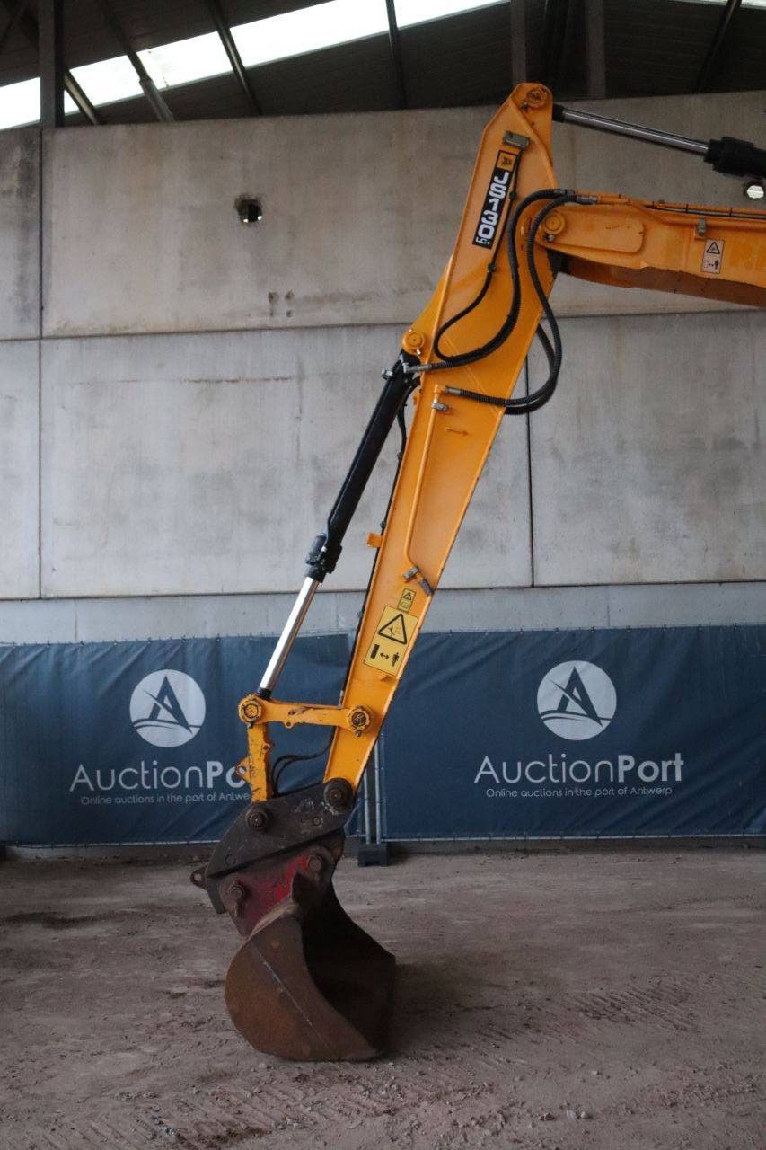 Raupenbagger JCB JS130LC Diesel 81kW 2018