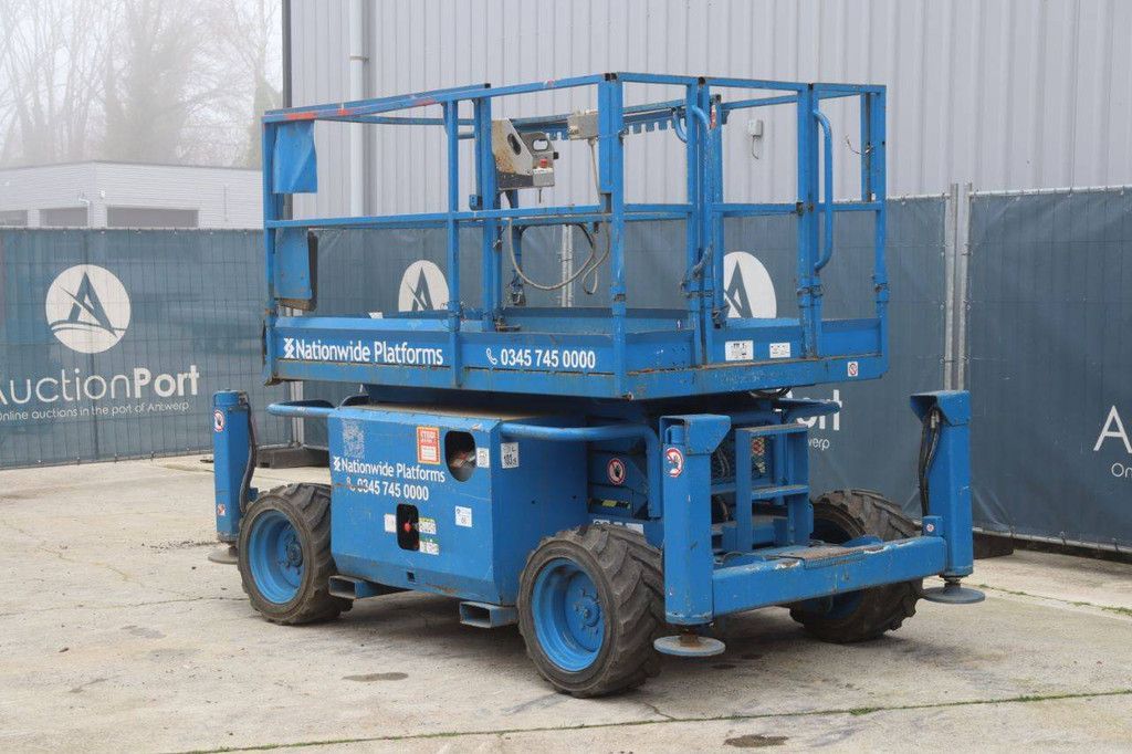 Scherenhebebühne Skyjack SJ 6826RT Diesel 9,9 m 2012