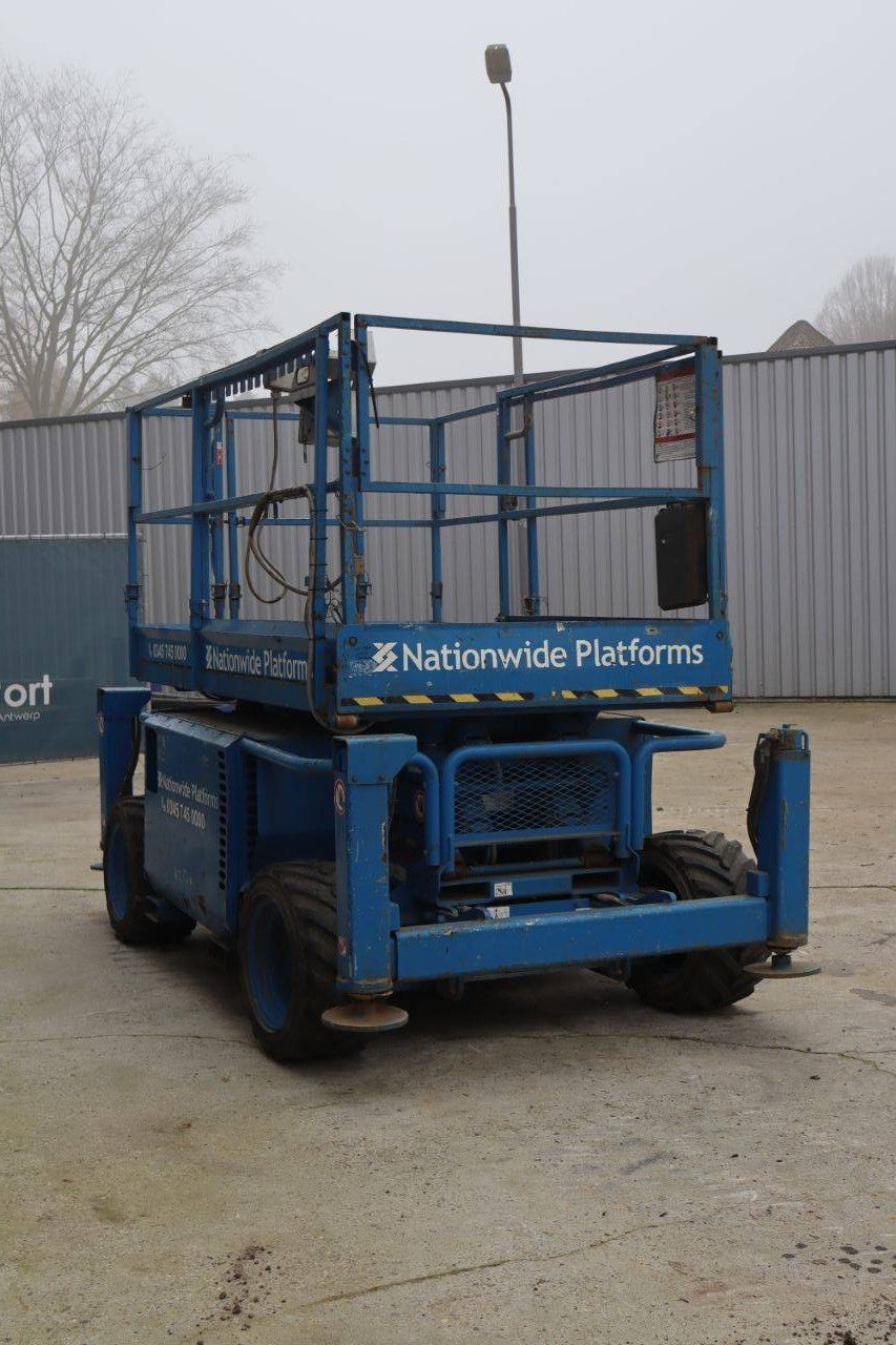 Scherenhebebühne Skyjack SJ 6826RT Diesel 9,9 m 2012