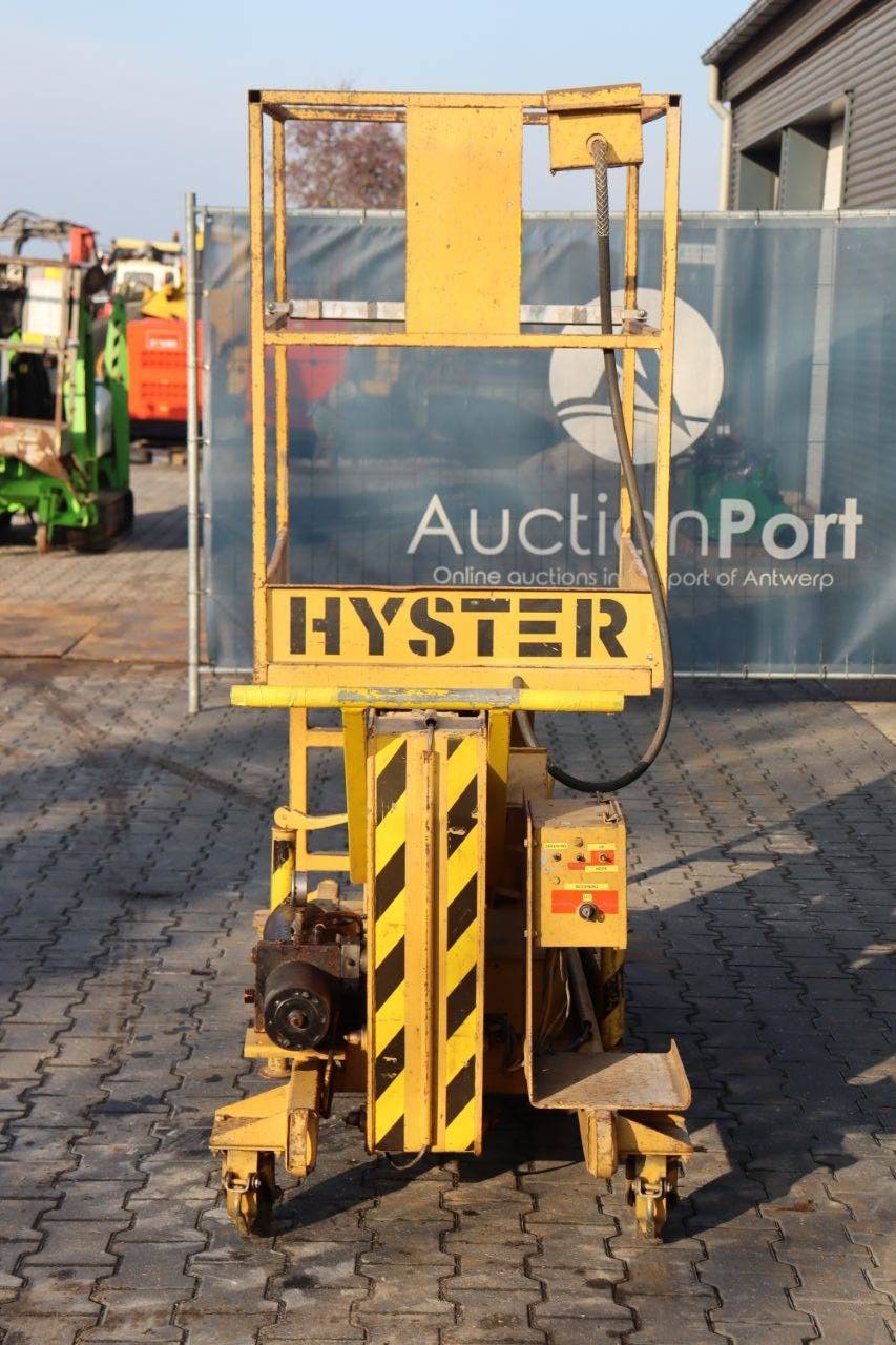 Hyster M-15 Elektrische 6,6 m Gelenkteleskoparbeitsbühne
