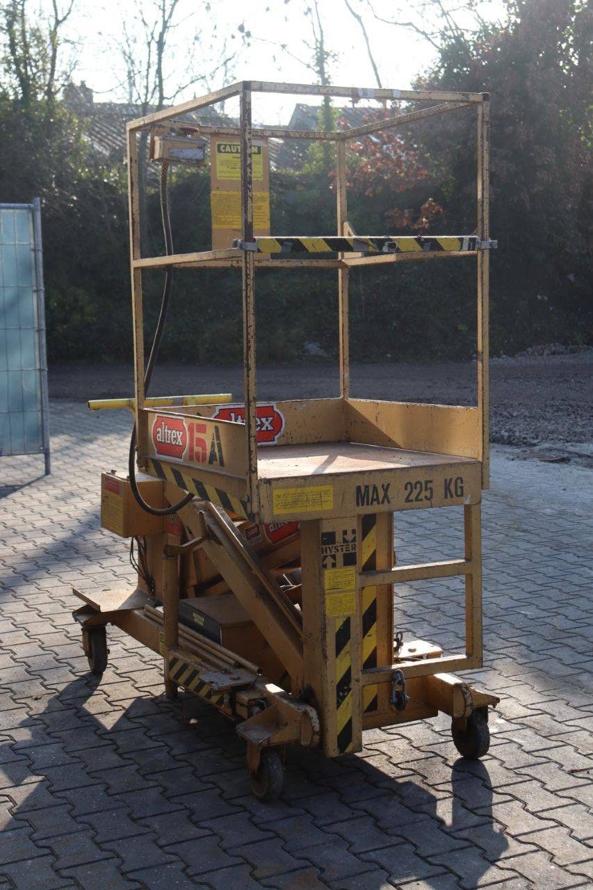 Hyster M-15 Elektrische 6,6 m Gelenkteleskoparbeitsbühne