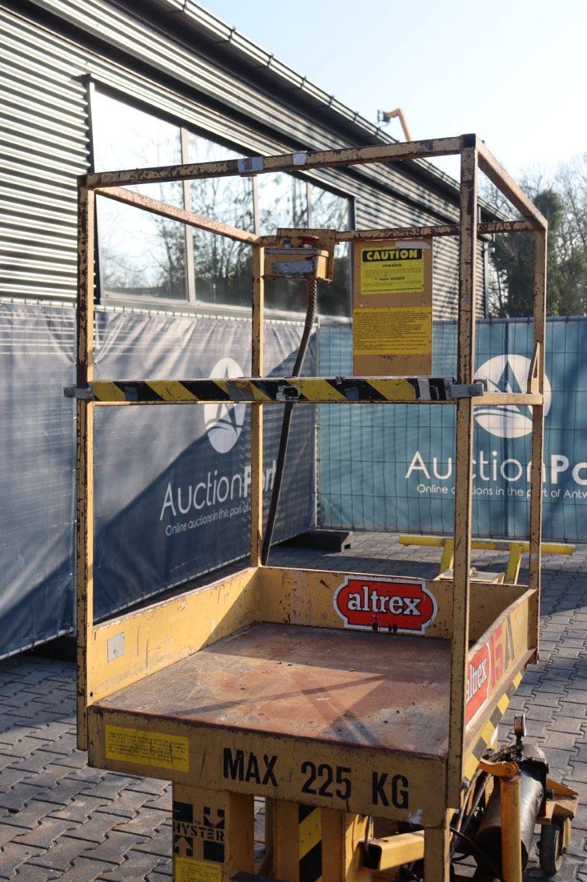 Hyster M-15 Elektrische 6,6 m Gelenkteleskoparbeitsbühne