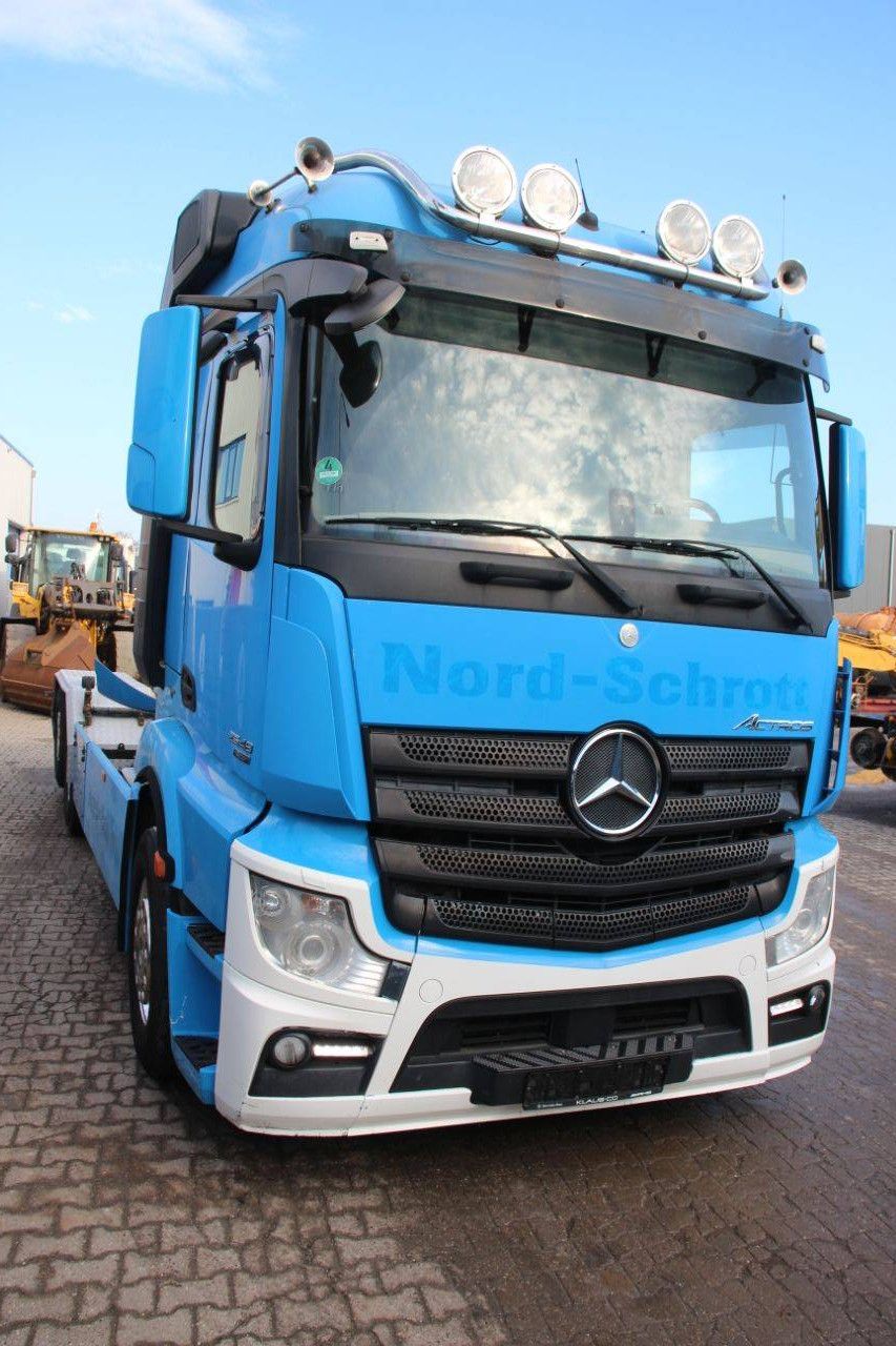 Fahrgestell LKW Mercedes-Benz Actros 2548 Diesel
