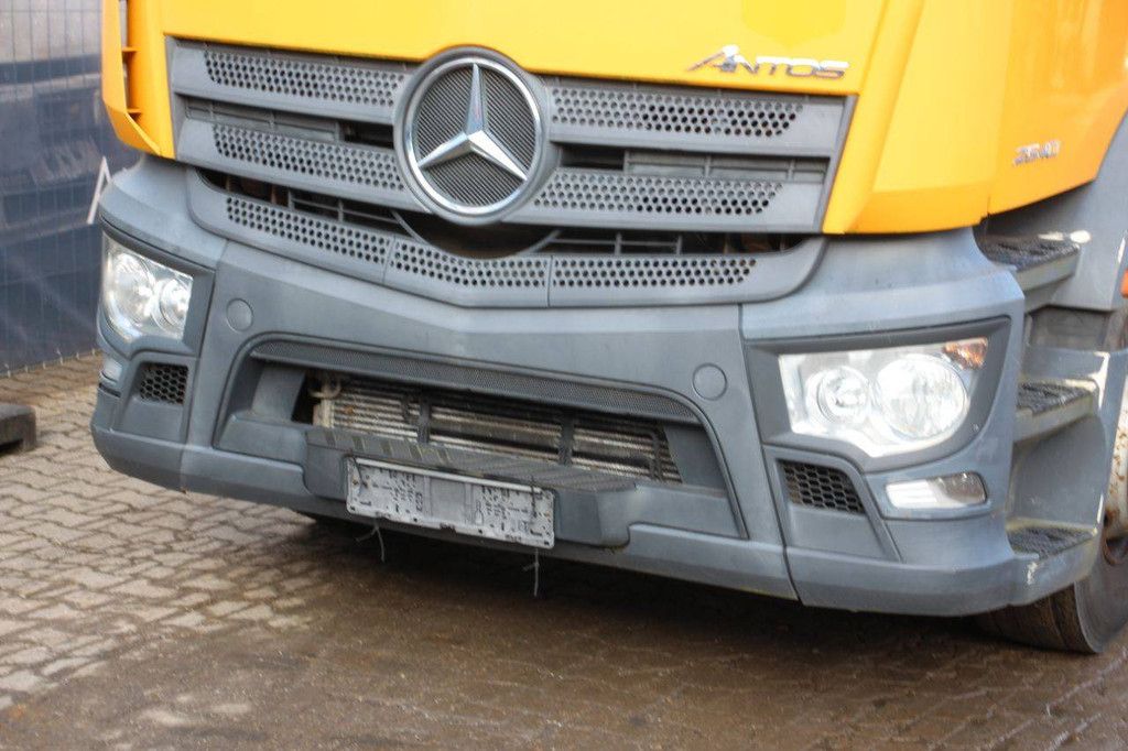 Crane truck Mercedes-Benz Antos 2540 Diesel 2014