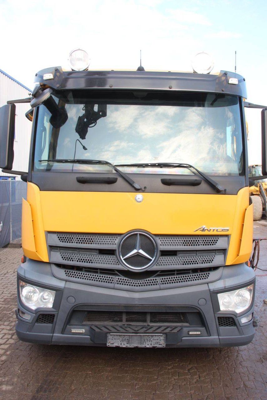 Kranwagen Mercedes-Benz Antos 2540 Diesel 2014