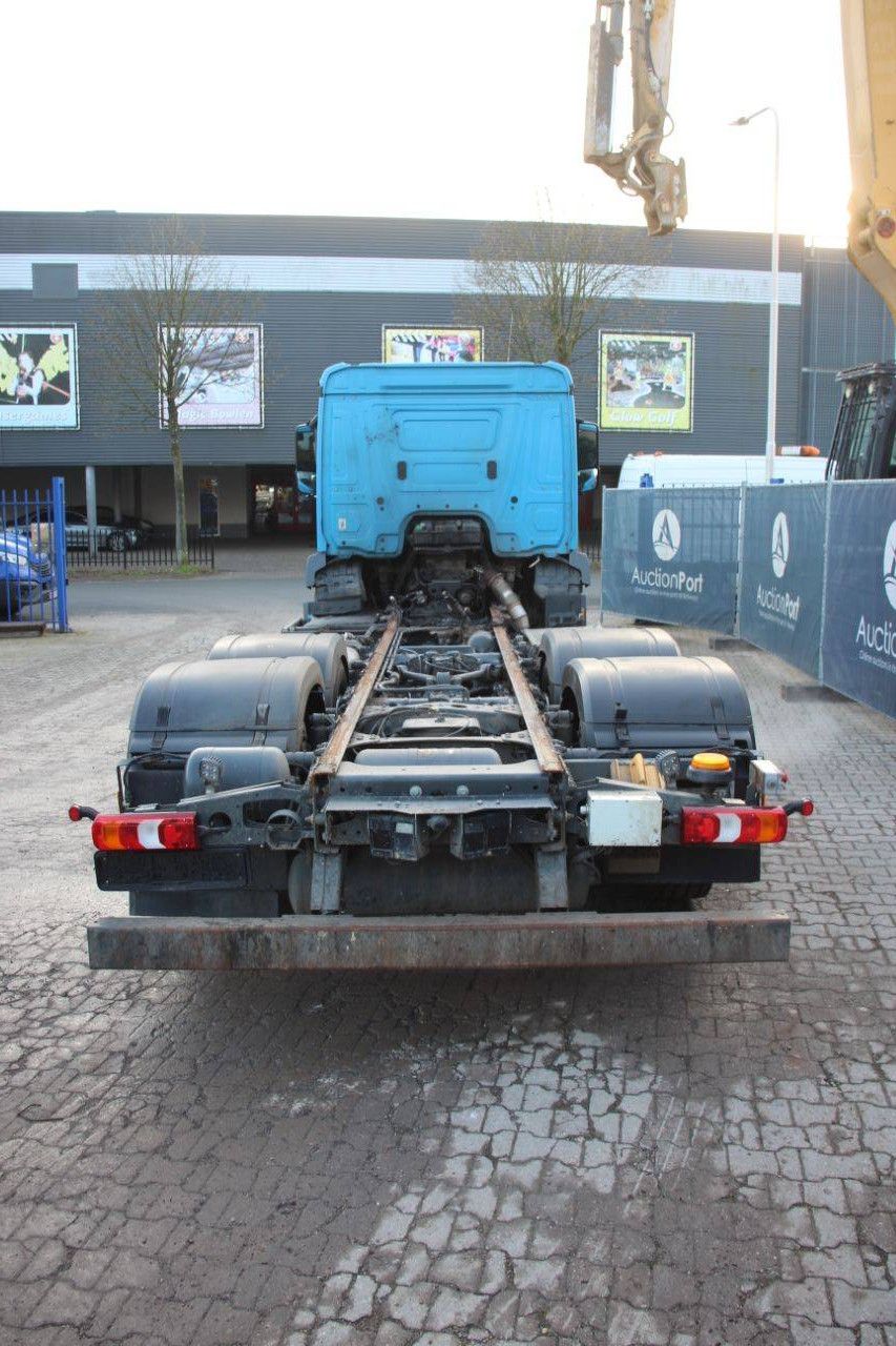 Containertransport vrachtwagen Mercedes-Benz Antos 2533 Diesel