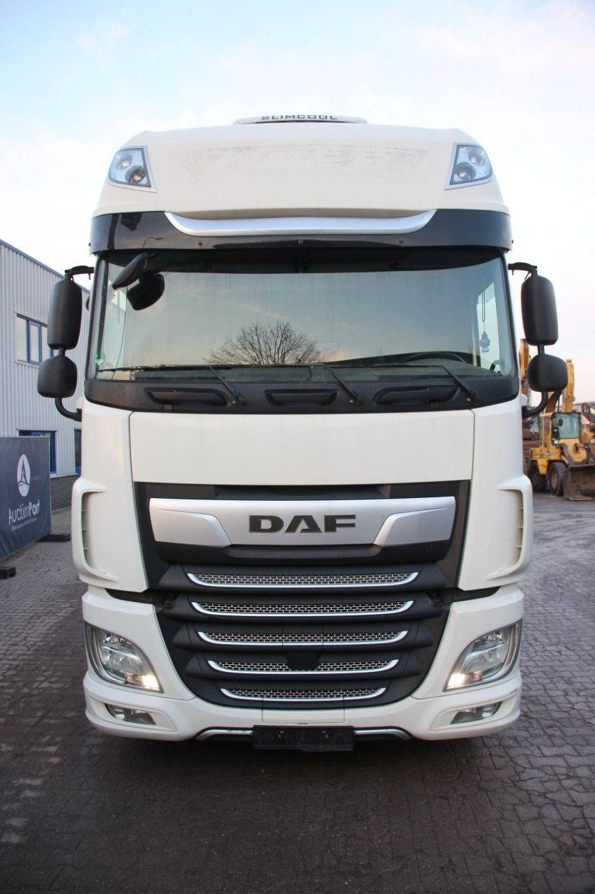 Flatbed (truck) DAF XF 460 Diesel 2017