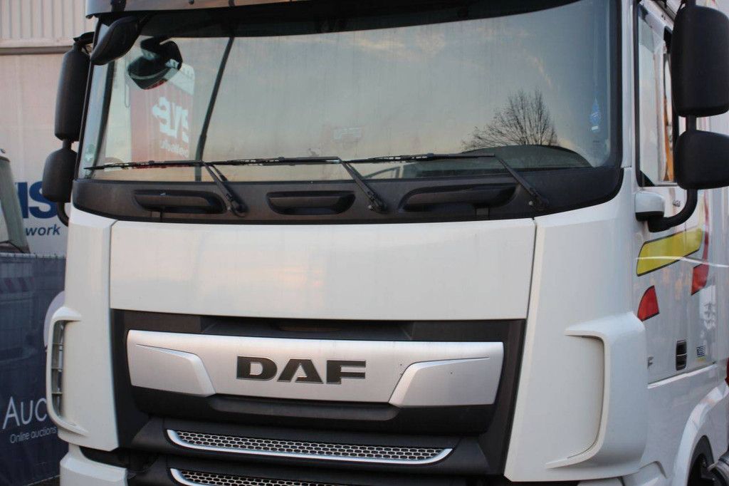 Flatbed (truck) DAF XF 460 Diesel 2017