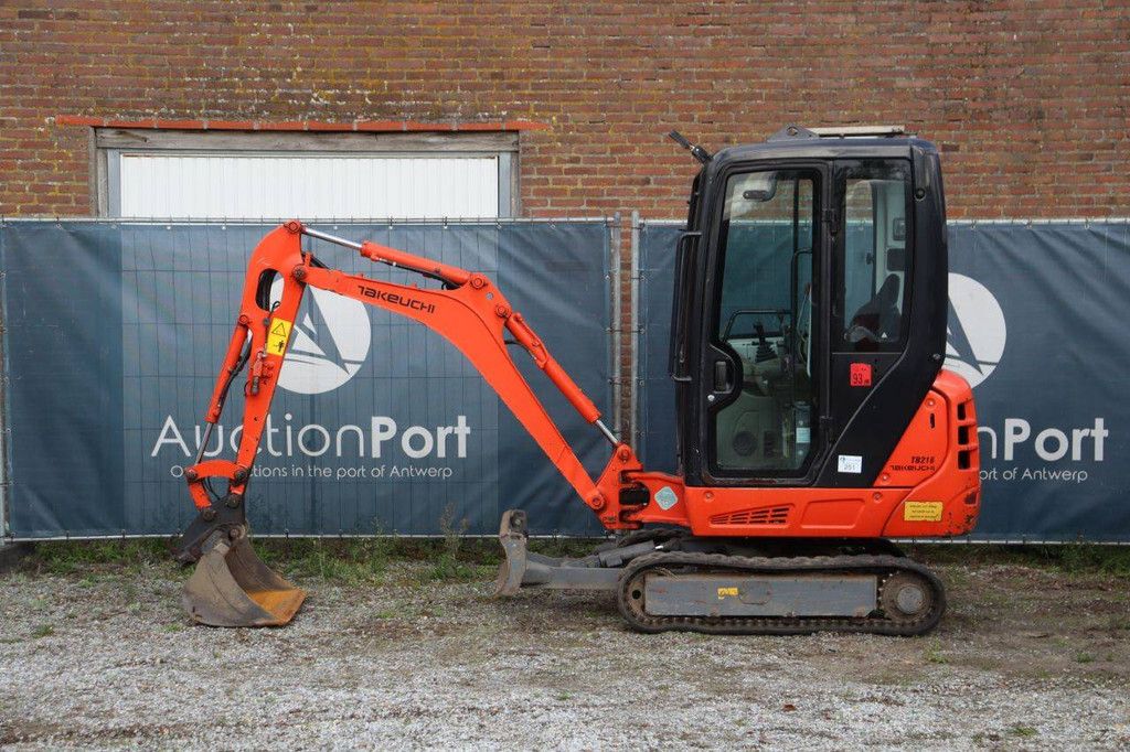 Minigraver Takeuchi TB216 Diesel 2015