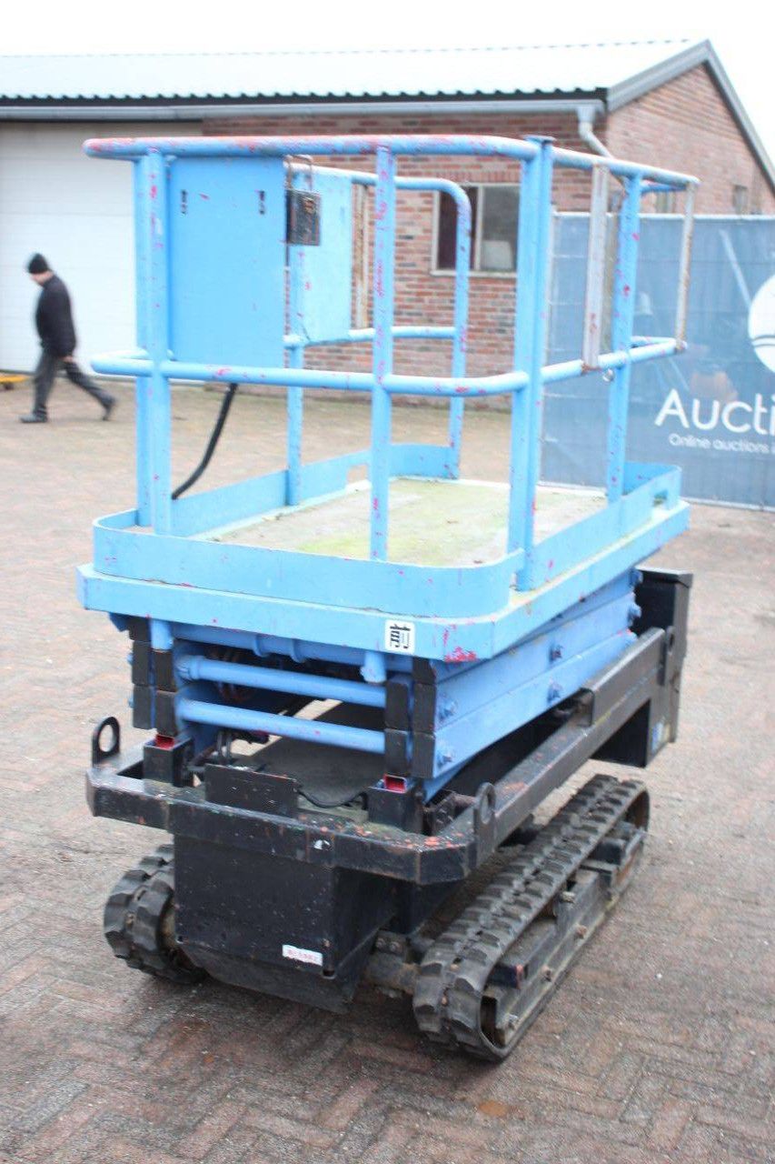 Scherenbühne Aichi RV041H Elektrisch 6 m 1992