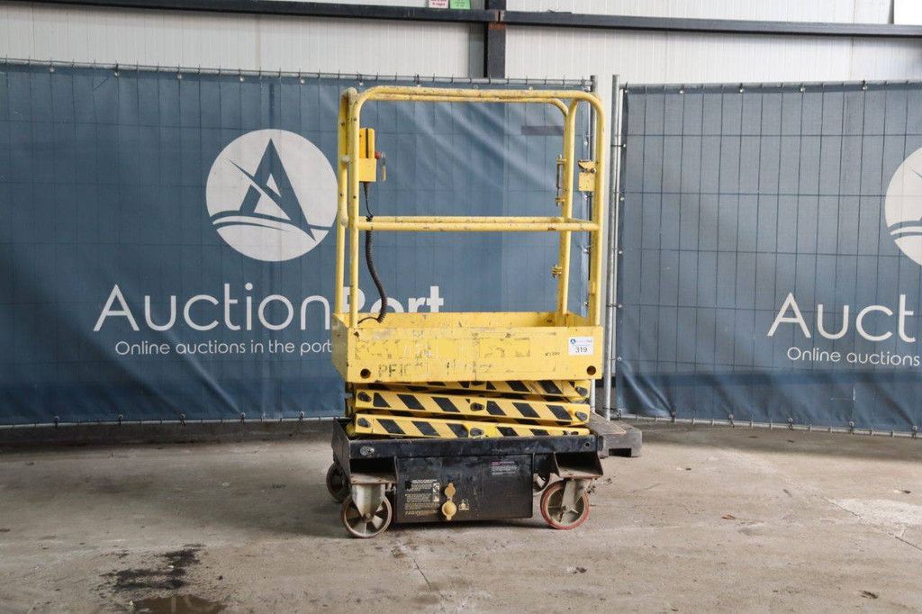 Youngman BoSS X3 Electric Scissor Lift 4.55m 2010