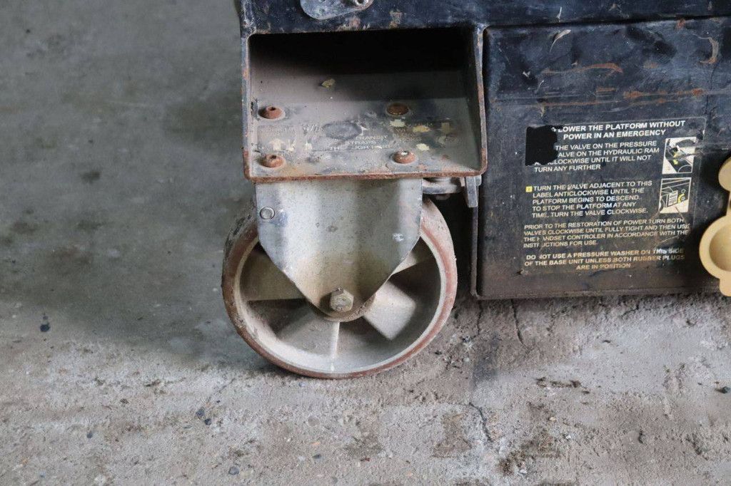 Youngman BoSS X3 Electric Scissor Lift 4.55m 2010