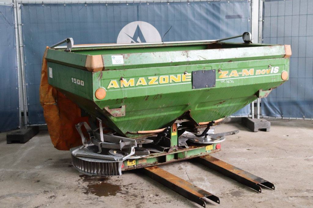 Fertilizer spreader Amazone ZA-M Novis
