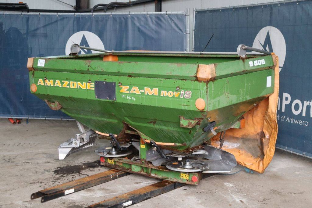 Fertilizer spreader Amazone ZA-M Novis