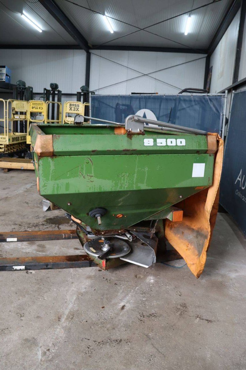 Fertilizer spreader Amazone ZA-M Novis