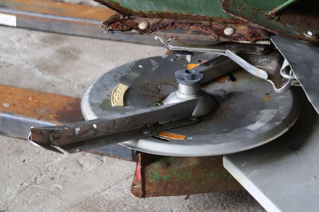 Fertilizer spreader Amazone ZA-M Novis