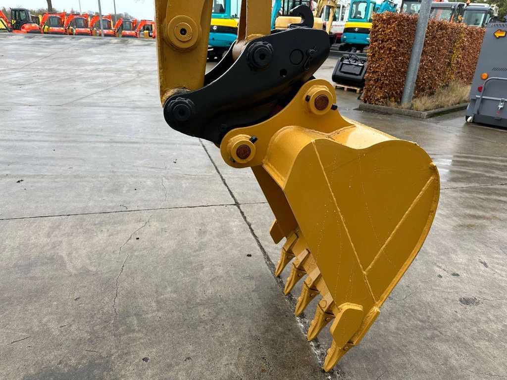 Raupenbagger Caterpillar 305.5E2 Diesel 2012