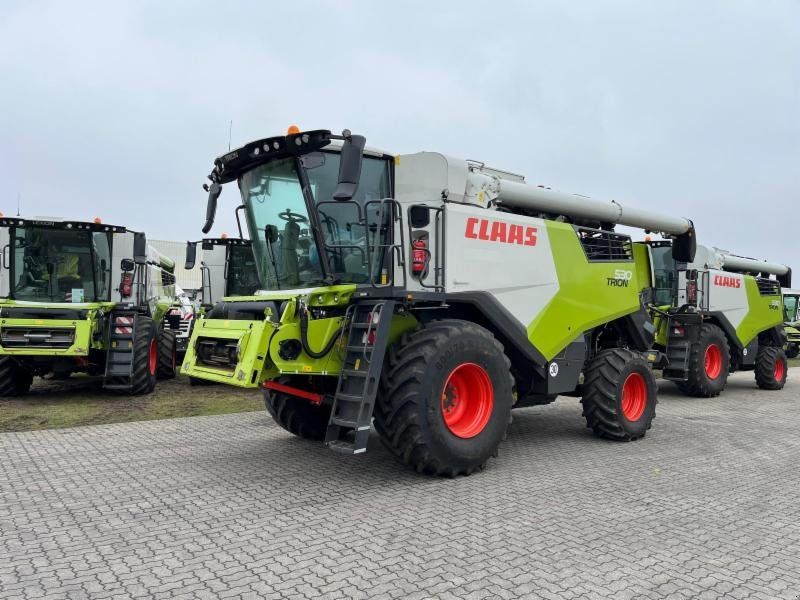 Claas TRION 530