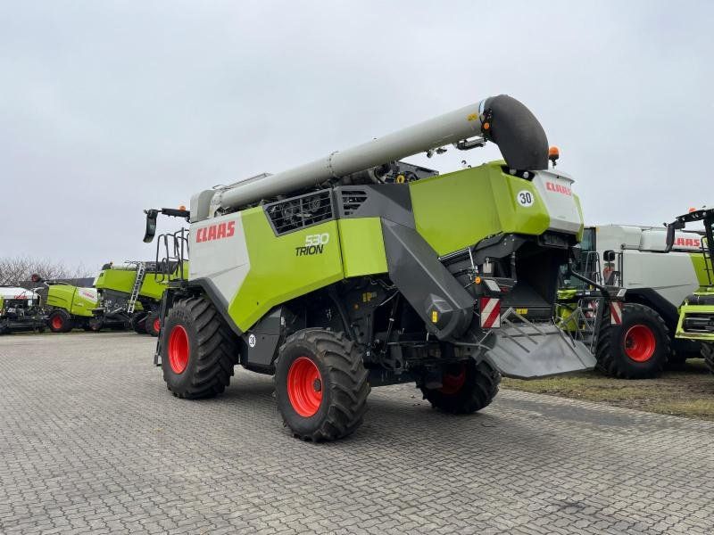 Claas TRION 530