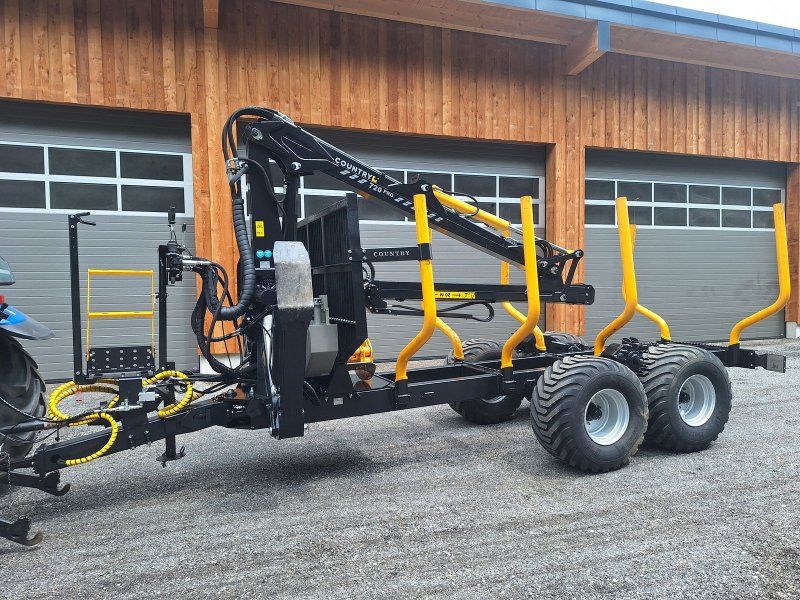 Country C720/T110D 4 WD Reibrollenantrieb Neuwertig