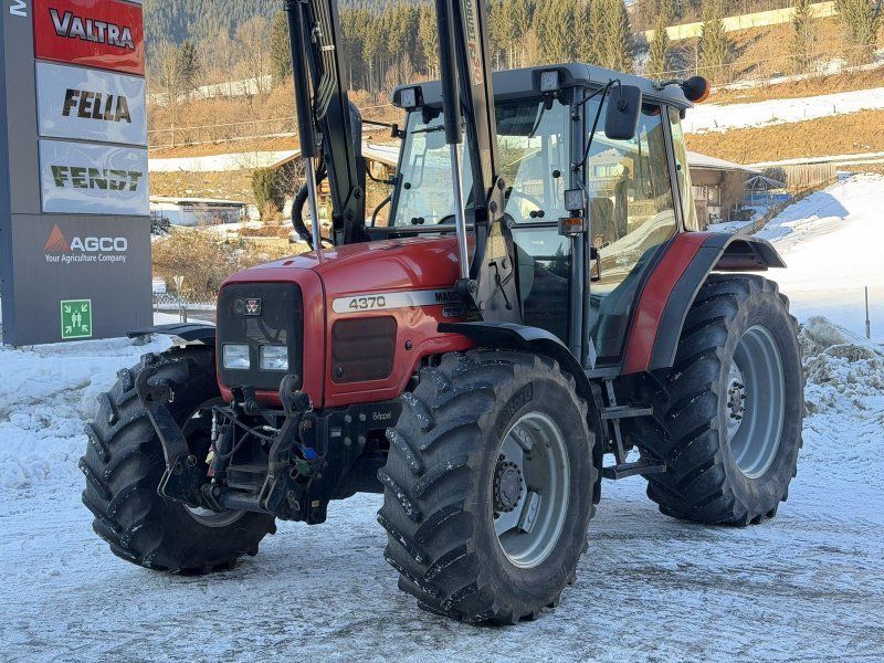 Massey Ferguson 4370