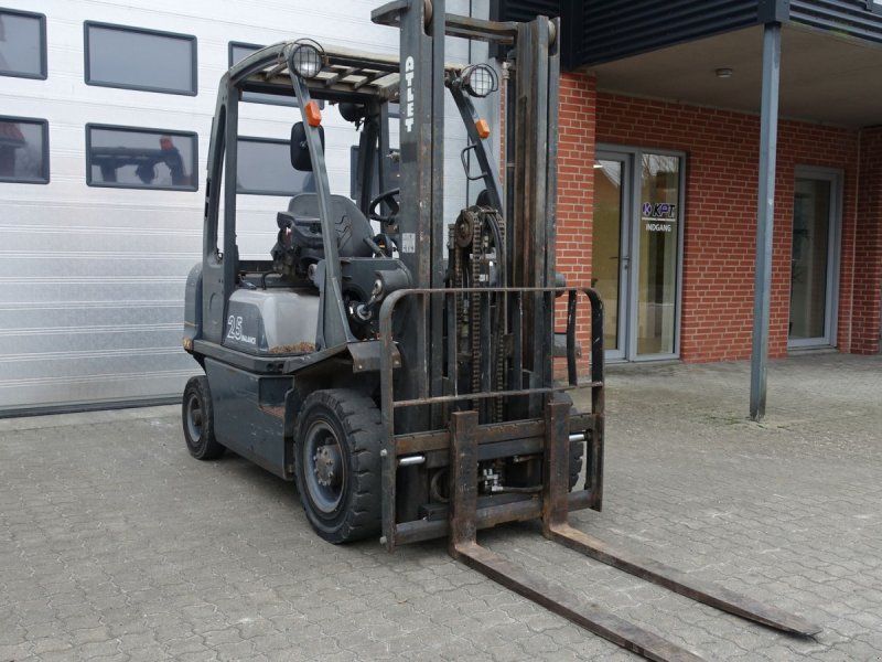 Nissan Atlet Y1D2A25T  // 2500 kg. Diesel // Kun 1275 timer