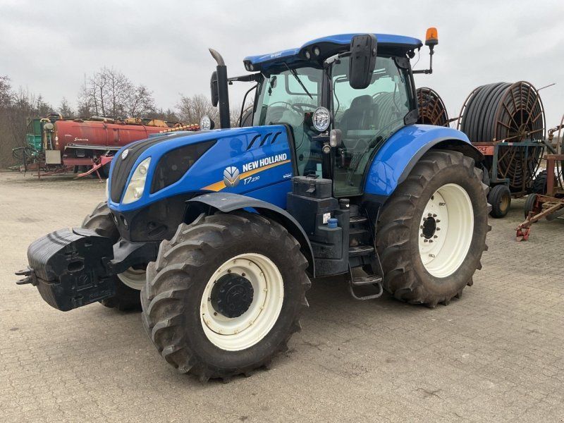 New Holland T7.230