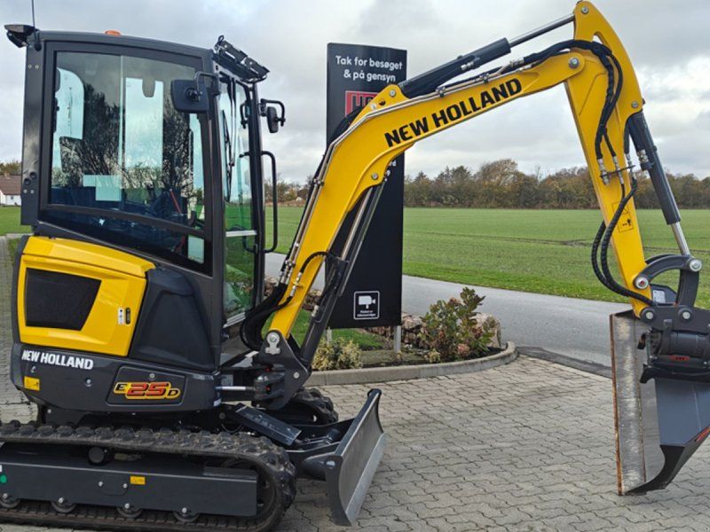 New Holland E25D