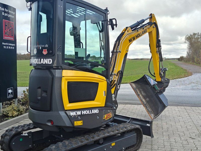 New Holland E25D