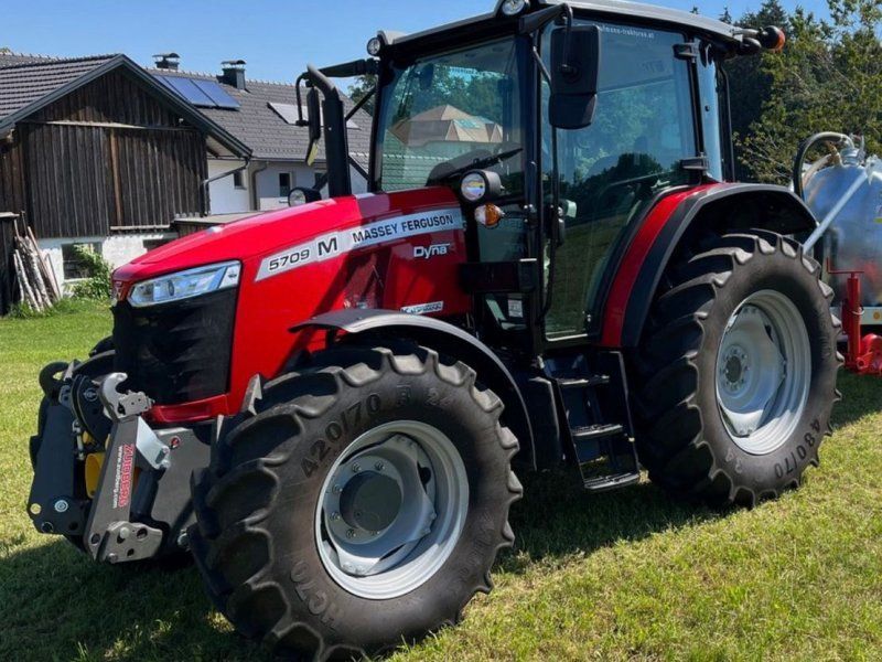 Massey Ferguson 5709 Dyna-4