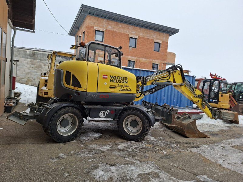 Wacker Neuson EW100, 30 km/h, 4--steering