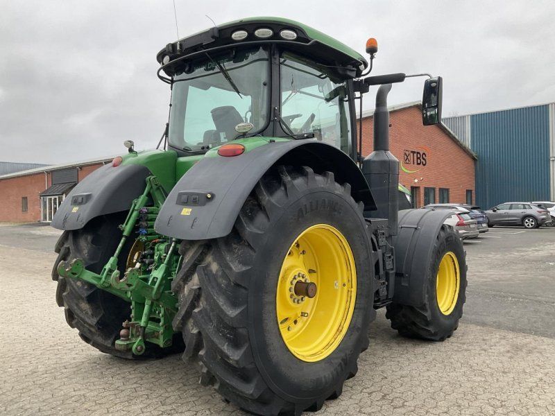John Deere 7310R