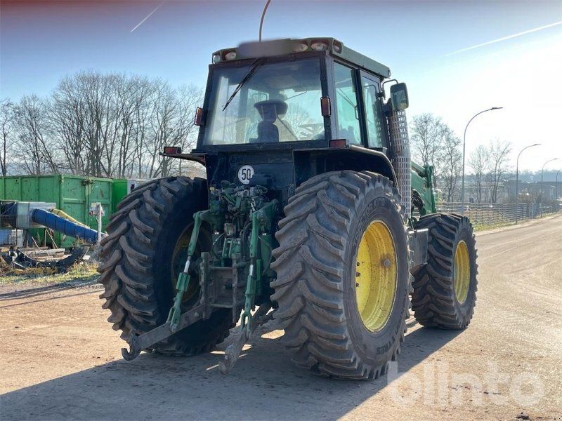 John Deere 6210R