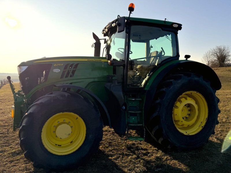 John Deere 6215 R