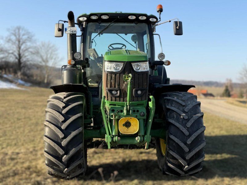 John Deere 6215 R