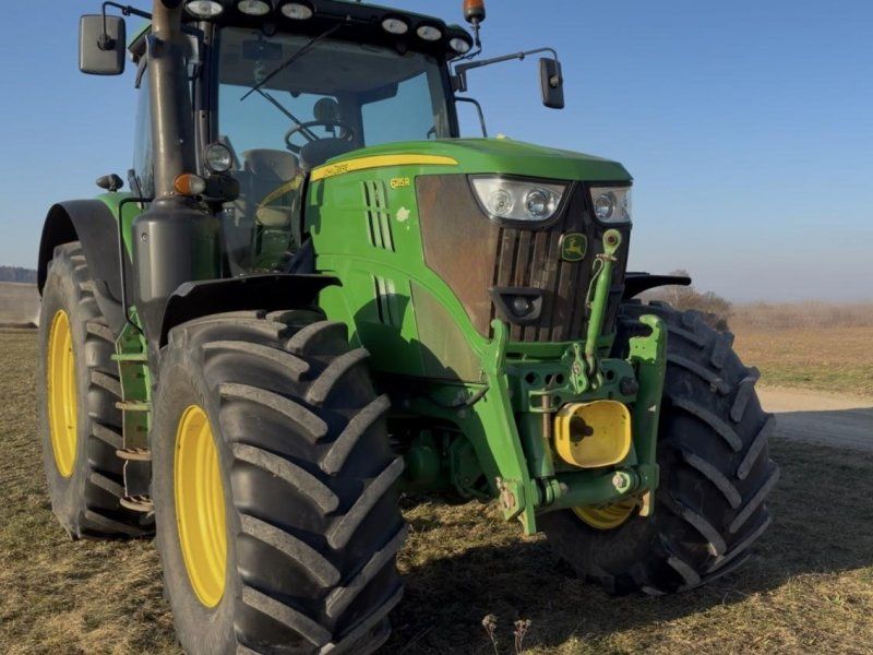 John Deere 6215 R