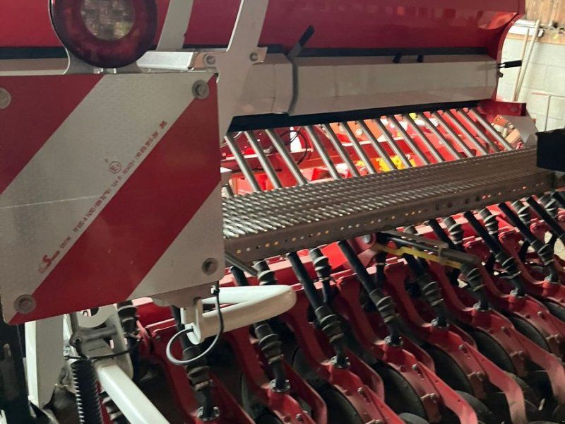 Pöttinger Lion 302.12 und Vitasem 302 ADD