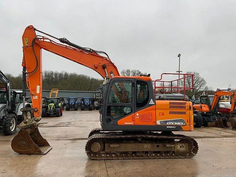 Doosan DX140 LC