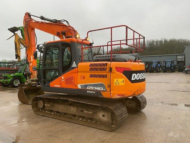 Doosan DX140 LC