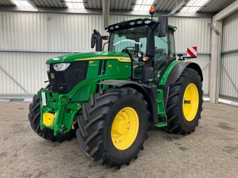 John Deere 6R 250