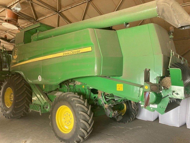 John Deere T670i
