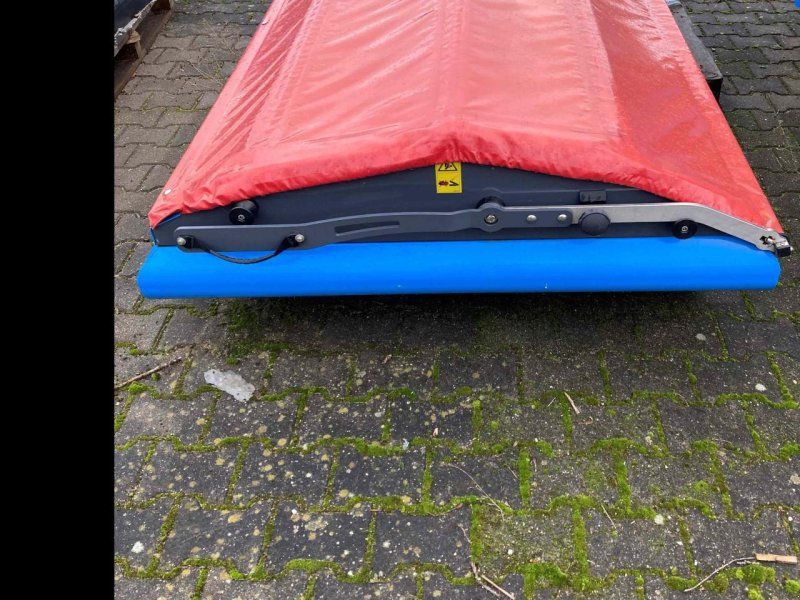 Lemken 1.100 Liter Behälteraufsatz mit mechanischer Plane für Polaris 1