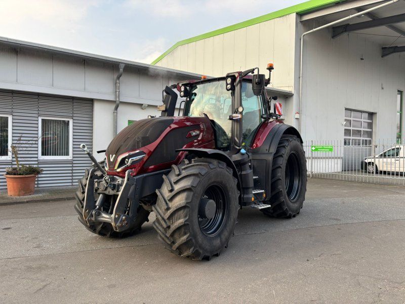 Valtra Q245