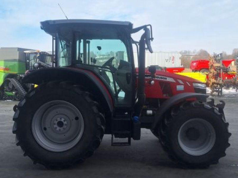 Massey Ferguson 5711 DYNA 4