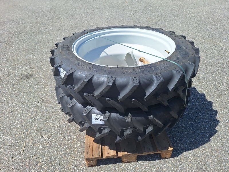 BKT 270/95R36 Zwillingsräder