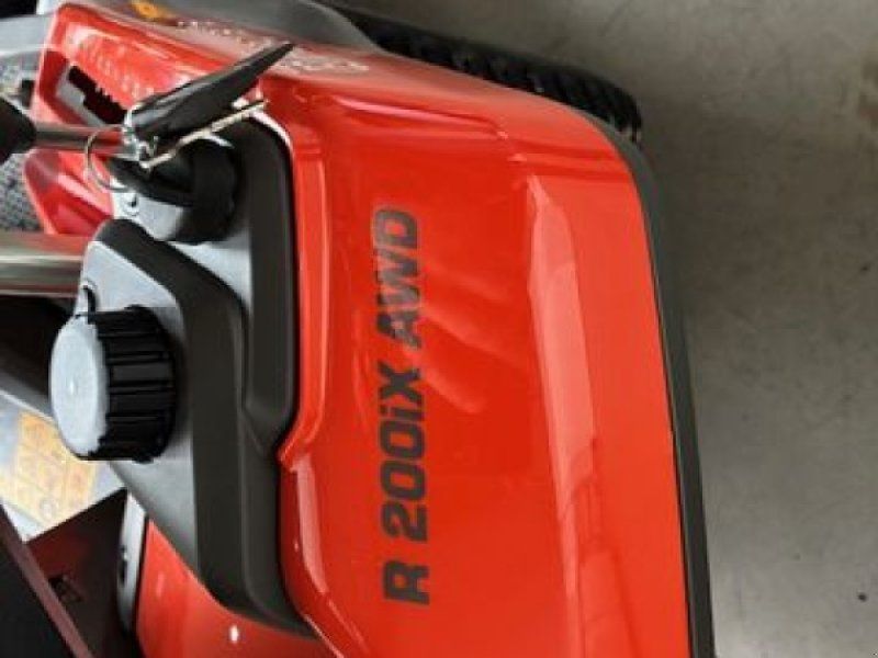 Husqvarna R200iX AWD  Mähdeck C103i und Ladegerät PS3