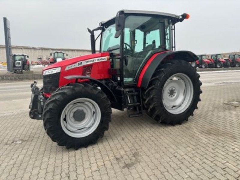 Massey Ferguson 5711 M