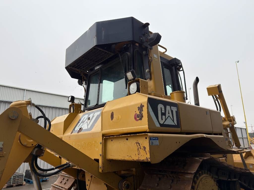 CAT D6T XL
