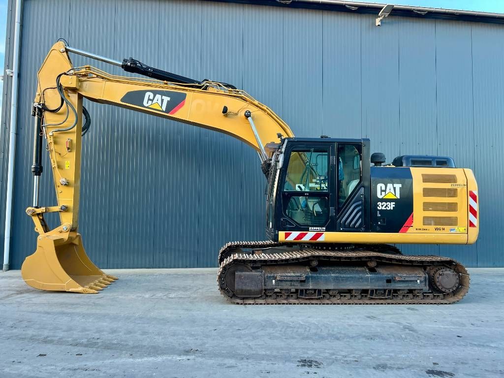 CAT 323F L